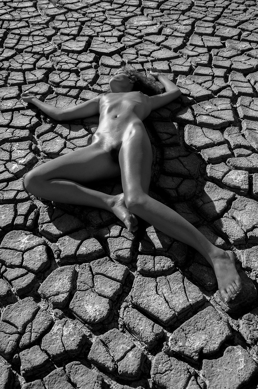 Coprs de femme nue en noir et blanc